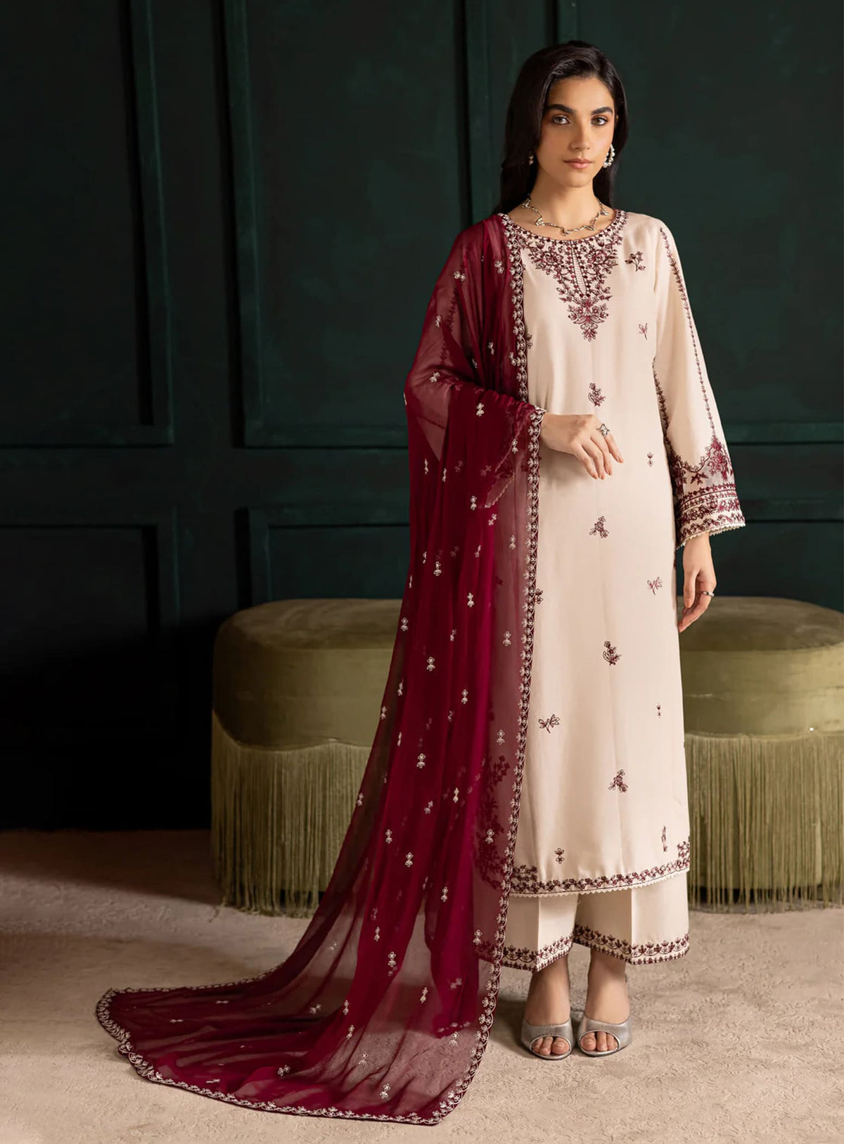 Lvoury Rua 3 Piece Suit